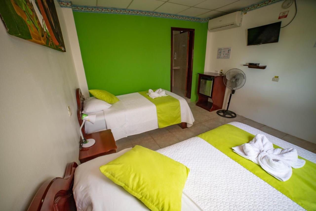 Hostal Gladismar Puerto Villamil Esterno foto