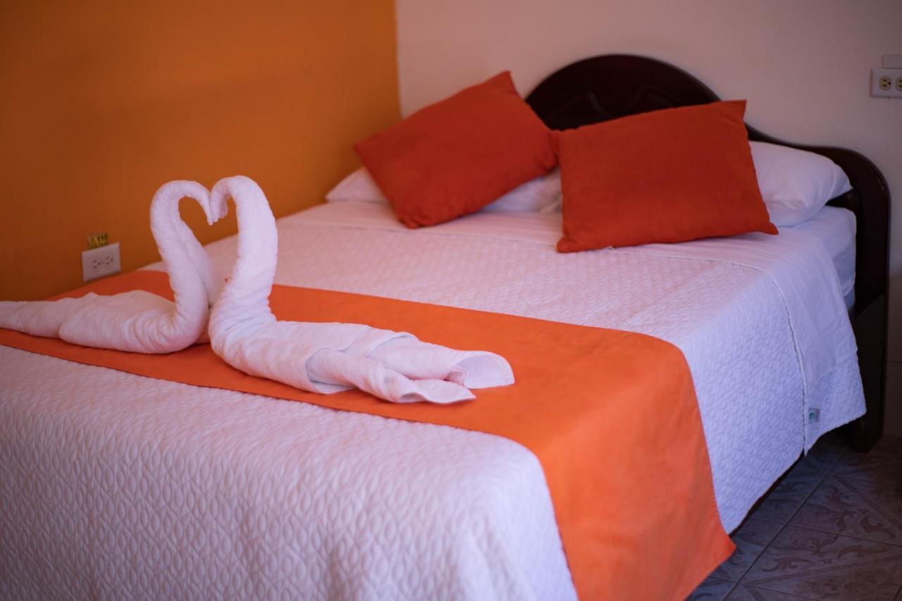 Hostal Gladismar Puerto Villamil Esterno foto