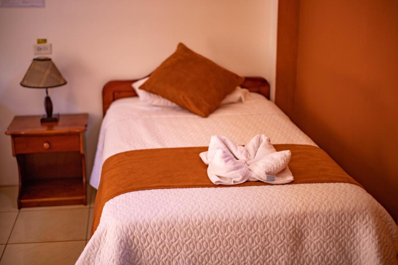 Hostal Gladismar Puerto Villamil Esterno foto