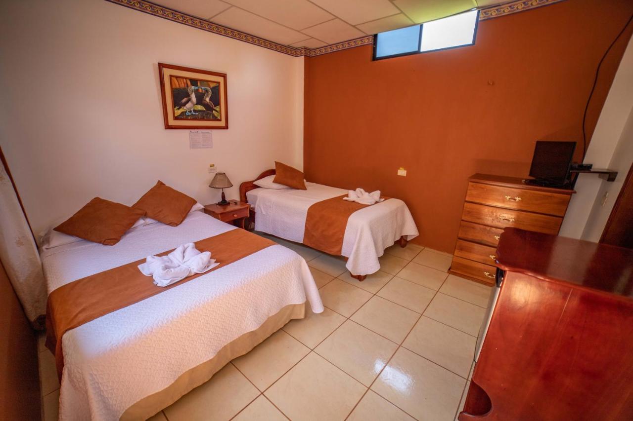 Hostal Gladismar Puerto Villamil Esterno foto