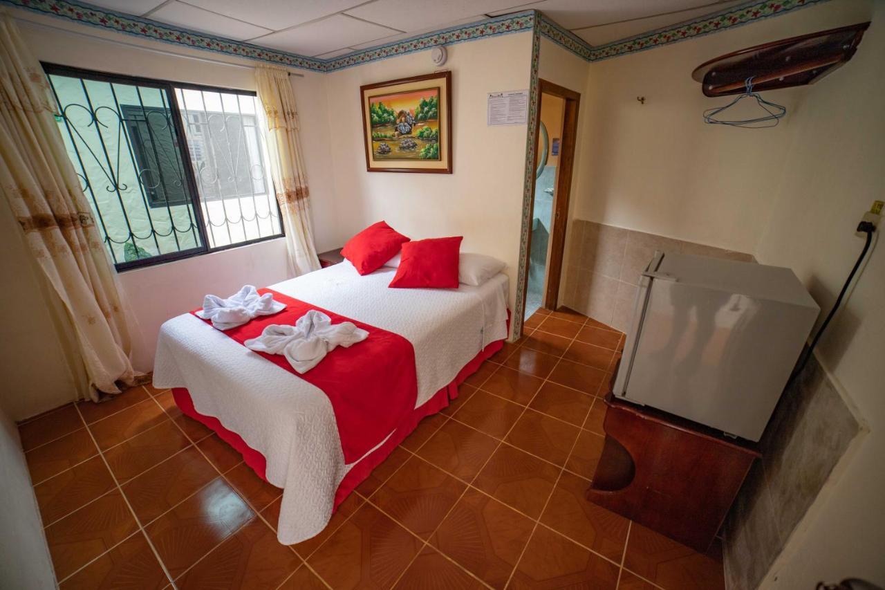 Hostal Gladismar Puerto Villamil Esterno foto